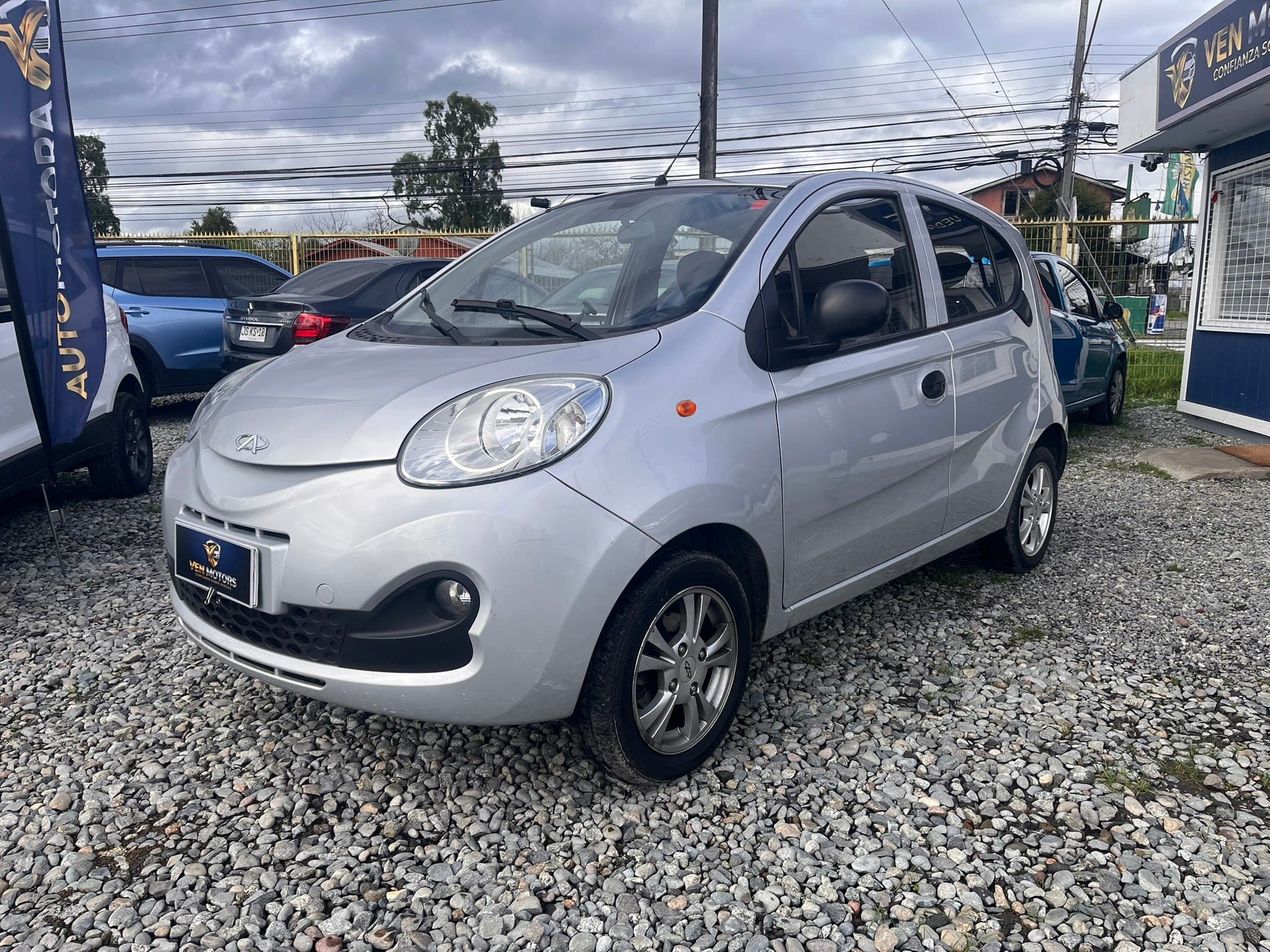Chery NEW IQ GLS 2019 gris, vista exterior 1 de 7